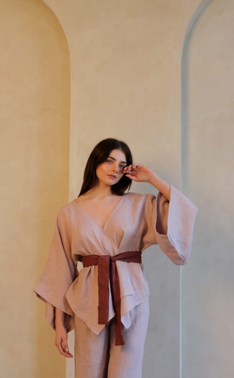 Różowe Lniane Kimono Krótkie