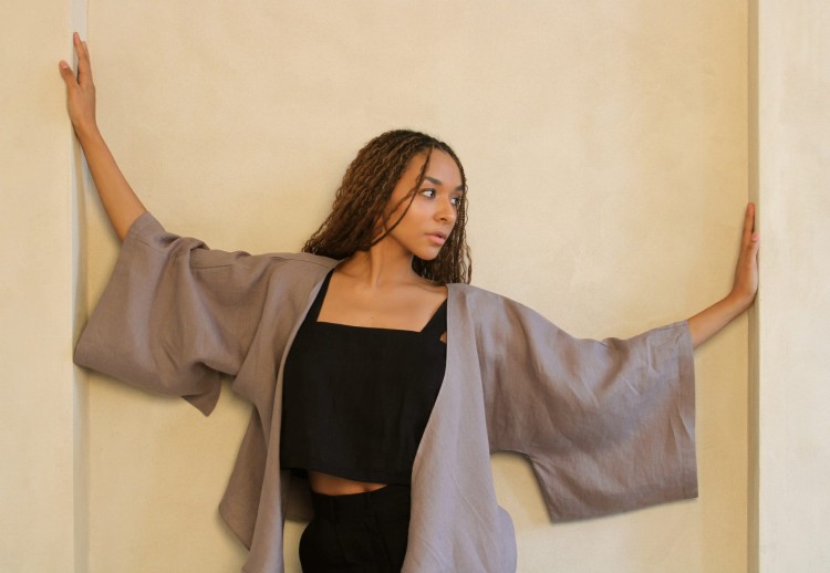Szare Lniane Kimono Krótkie