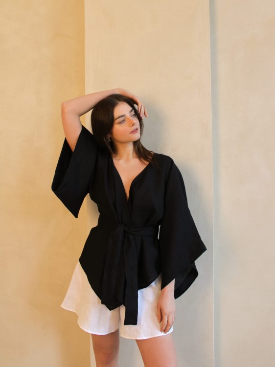 Czarne Lniane Kimono Krótkie